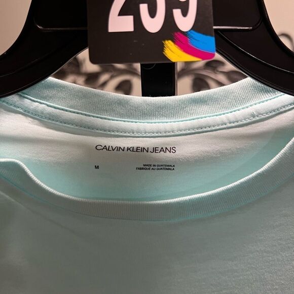 NWOT Calvin Klein Jeans Light Blue T-Shirt Medium #239 - Picture 2 of 4
